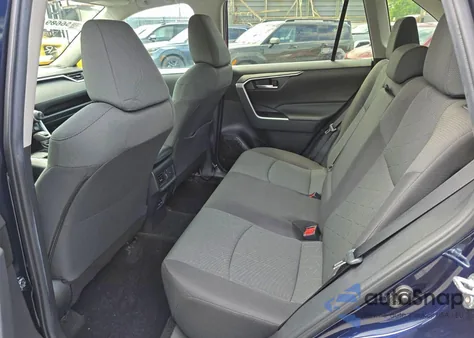 2023 Toyota Rav4 Xle z USA, uszkodzony, nr VIN 2T3P1RFV1PW363786